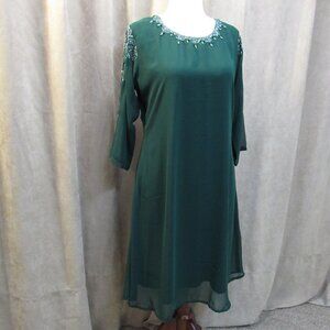 Beautiful Green Beaded Chiffon Dress Size 44 (Large)
